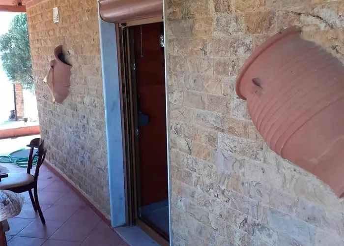 George's House Νέα Πλάγια