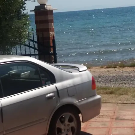 George's House Nea Plagia