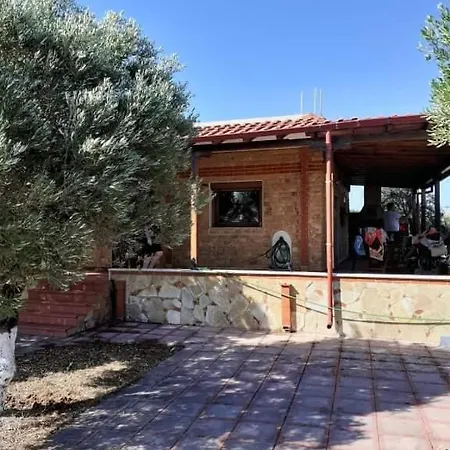Feriehus George's House Nea Plagia