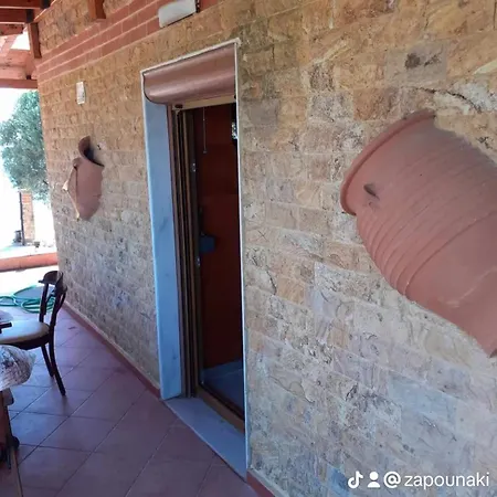 George's House Nea Plagia
