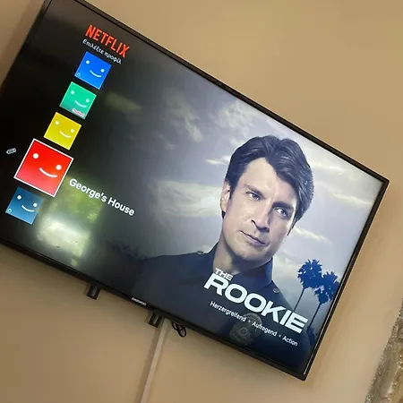 George's House Nea Plagia