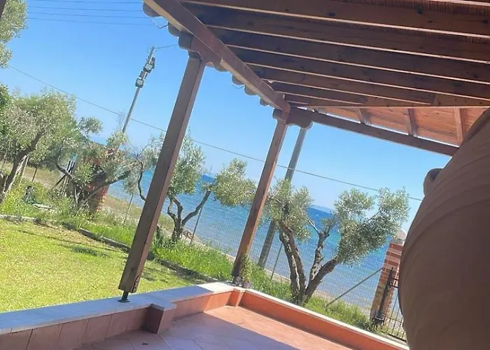 George's House * Nea Plagia